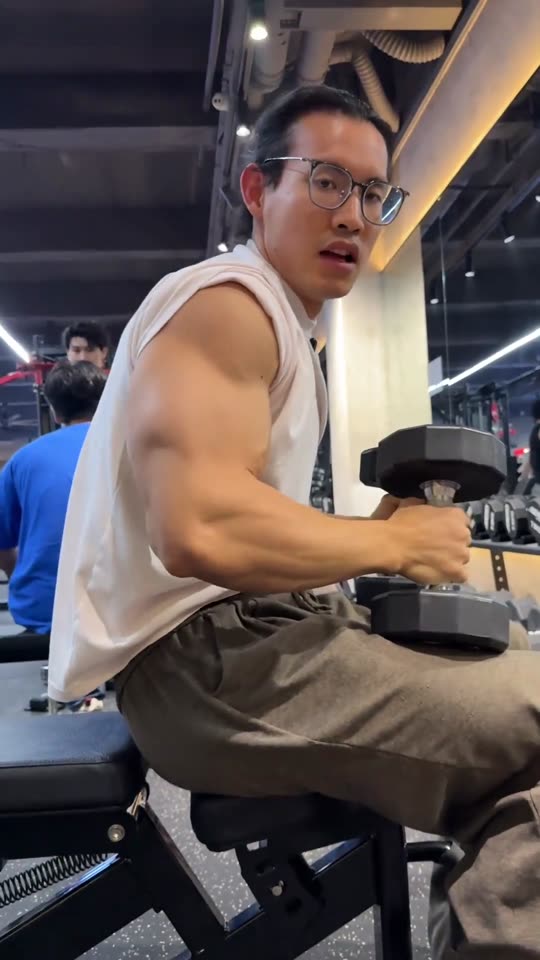 大家一直要的手臂训练跟练来啦 赶紧练… 第 42 帧