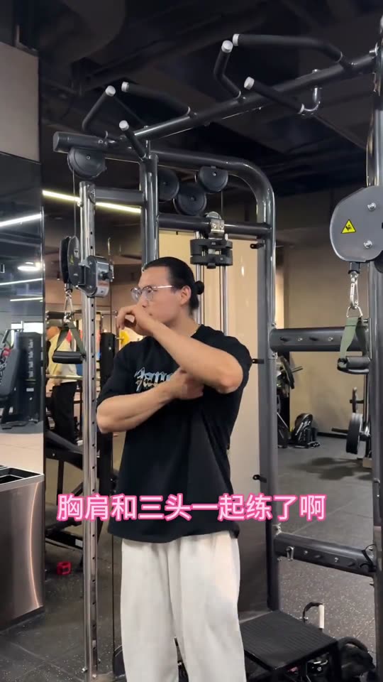 这是一套很棒的基础训练 对形体刻画 … 第 21 帧